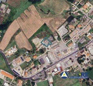 Foto Terreno edificabile in Strada Minturnae 103, Latina di 1854 m²