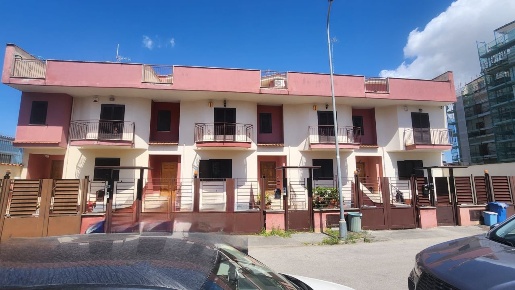 Foto Villa unifamiliare in Via Salvo D'acquisto, Cardito Centro di 200 m²