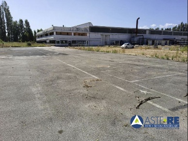 Foto Capannone industriale in Via Carrara, Latina Latina Scalo di 6237 m²