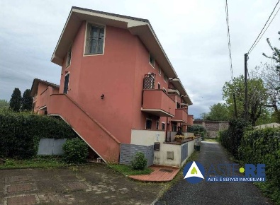 Foto Appartamento in Via di Sorbano Del Vescovo, Lucca Mugnano di 71 m²