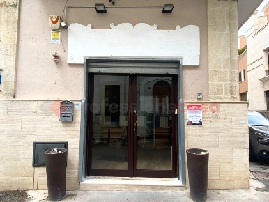 Foto Negozio in Via Bari 39, Grottaglie di 40 m² con 1 locali in affitto