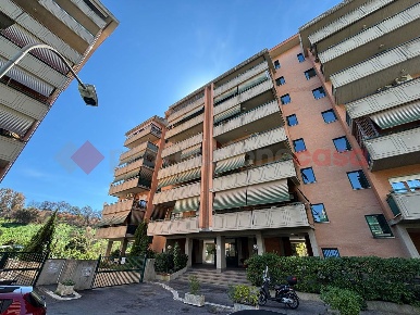 Foto Appartamento in Silvio Sbricoli, Roma Casetta Mattei - Corviale