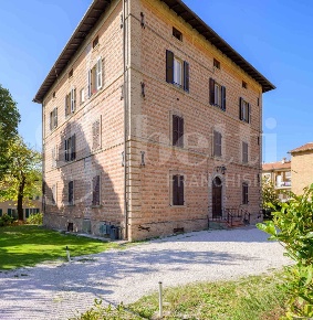 Foto Appartamento in Via Pisacane 13, Gubbio Centro di 140 m² con 5 locali