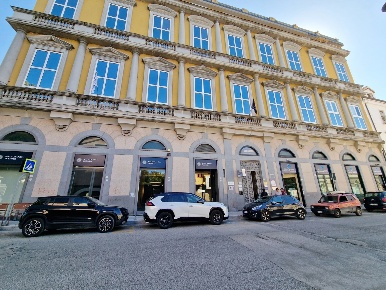 Foto Ufficio in Corso Pietro Giannone 44, Caserta Corso Trieste di 554 m²