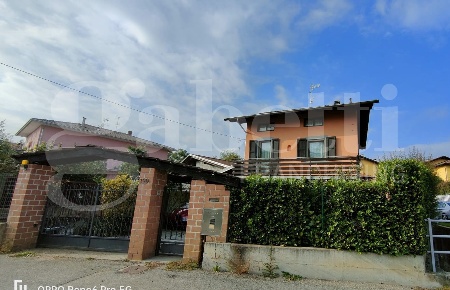 Foto Casa indipendente in Via Imer Zona 129, Cossato Centro di 165 m²