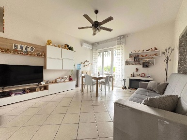 Foto Appartamento in Viale dello stadio 86, Magenta Centro di 100 m²