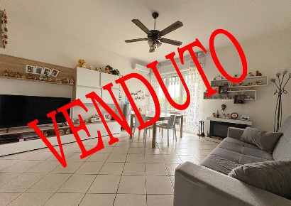 Foto Appartamento in Viale dello stadio 86, Magenta Centro di 100 m²