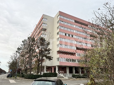 Foto Negozio in Via Dei Pini 7, Pieve Emanuele Centro di 44 m² con 1 locali