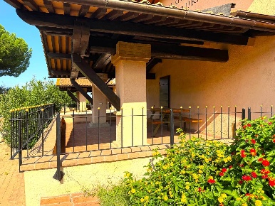 Foto Casa indipendente a Castagneto Carducci di 100 m² con 5 locali