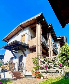 Foto Appartamento a Lonato del Garda Lonato di 90 m² con 4 locali