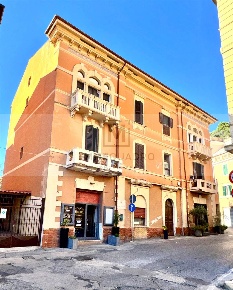 Foto Appartamento in Piazza della Repubblica, Terracina Centro di 191 m²