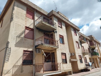 Foto Appartamento a Naro di 108 m² con 6 locali in vendita