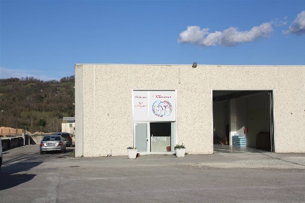 Foto Capannone industriale a Camerino Località Torre Del Parco di 700 m²