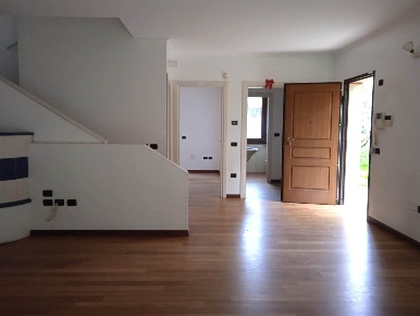 Foto Villa bifamiliare a Concesio di 240 m² con 5 locali in vendita