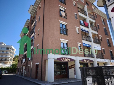 Foto Ufficio a Potenza Centro di 84 m² con 4 locali in affitto