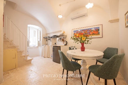 Foto Casa indipendente in Via Osteria, Putignano di 61 m² con 3 locali