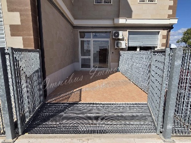 Foto Locale commerciale in VIA D'ARAGONA 6, Foggia di 20 m² con 1 locali