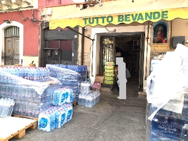 Foto Negozio in Via Acquicella 13, Catania Palestro di 40 m² con 3 locali