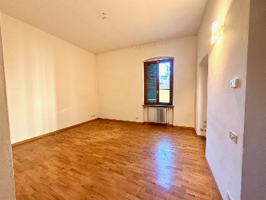 Foto Appartamento in Via Crispi, Pistoia Piazza della Sala di 110 m²