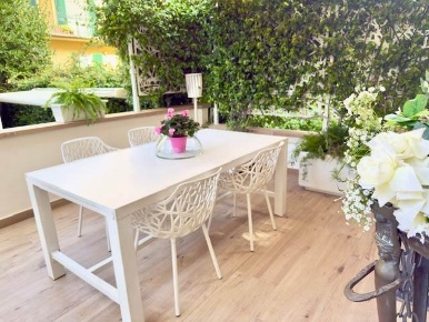 Foto Appartamento a Firenze Mazzini - Oberdan di 140 m² con 6 locali