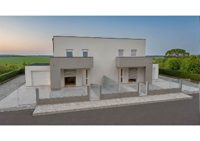 Foto Villa unifamiliare in via rovigo, Este di 118 m² con 4 locali