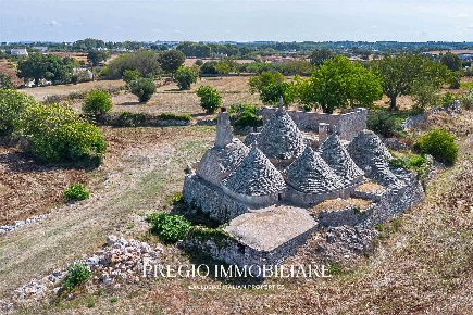 Foto Trullo in Via Mottola, Martina Franca di 220 m² con 8 locali