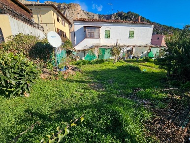 Foto Casa indipendente a Vicopisano Uliveto Terme di 300 m² con 14 locali