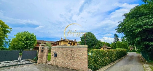 casa indipendente in vendita a Reggio nell'Emilia