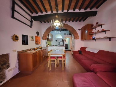 Foto Appartamento a Vicopisano Centro di 70 m² con 3 locali in vendita