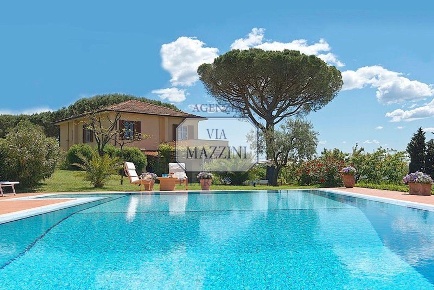 Foto Villa unifamiliare a Massarosa Bargecchia, Corsanico di 420 m²