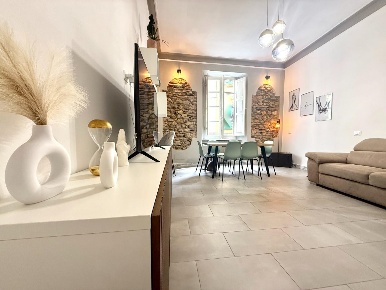 Foto Appartamento a Massa Centro di 127 m² con 4 locali in vendita