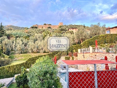 Foto Appartamento a Pietrasanta di 88 m² con 4 locali in vendita