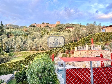 Foto Appartamento a Pietrasanta di 88 m² con 4 locali in vendita