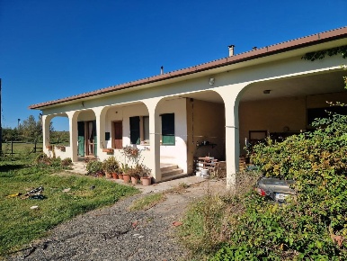 Foto Cessione attività a Rosignano Marittimo di 400 m² con 5 locali