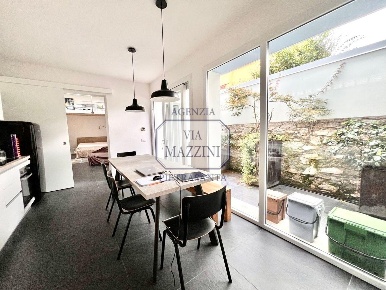 Foto Appartamento a Pietrasanta di 90 m² con 4 locali in vendita