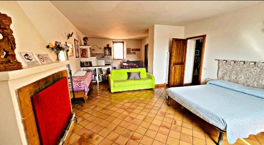 Foto Appartamento in Via spoletini, Umbertide Centro di 220 m² con 6 locali