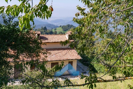 Foto Villa unifamiliare in via san fermo 5 grone, Grone di 170 m²