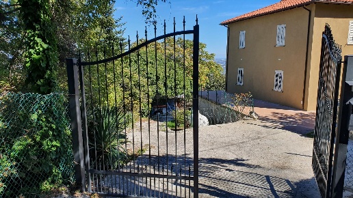casa indipendente in vendita ad Ascoli Piceno in zona Lisciano
