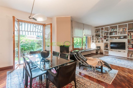 Foto Appartamento in Via Sciesa, Desio di 135 m² con 3 locali in vendita