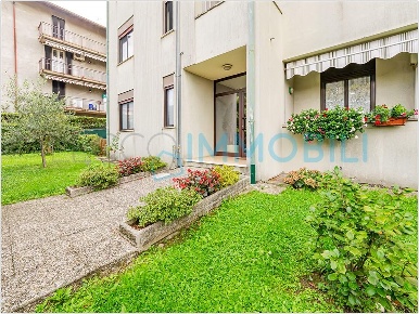 Foto Appartamento in via Camillo Benso Cavour, Calolziocorte Centro