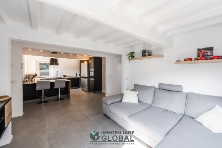 Foto Casa indipendente in Via Radici in Piano 41, Castellarano Centro