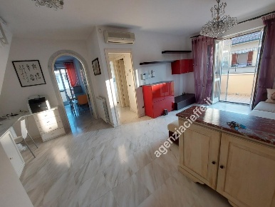 Foto Appartamento a Massa Marina di Massa Centro di 110 m² con 5 locali