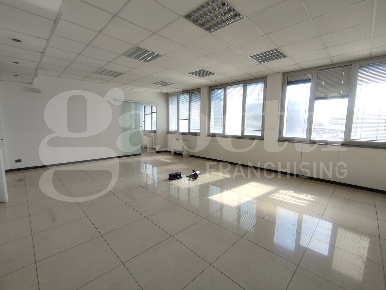Foto Ufficio in Via Leonardo da Vinci 162, Trezzano sul Naviglio di 435 m²