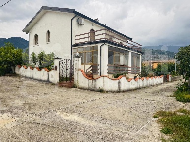 Foto Villa singola in Vecchia Per Alife, Piedimonte Matese di 250 m²