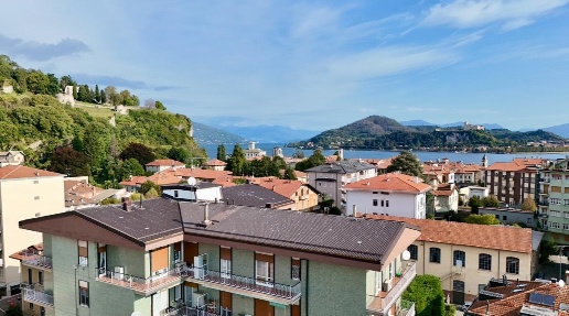 Foto Appartamento in VIA martiri liberta', Arona Centro di 120 m²