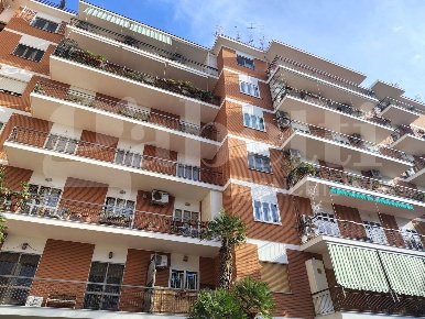 Foto Appartamento in San Domenico, Napoli Vomero di 113 m² con 4 locali