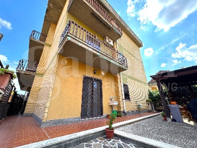 Foto Appartamento in Via L. SETTEMBRINI 62/64, Marino di 88 m² con 3 locali