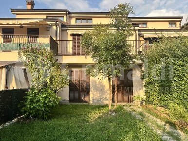 Foto Villa a schiera in Via Giacomo Matteotti 2 B, Valera Fratta di 175 m²