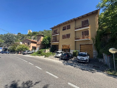 Foto Appartamento in FLAMINIA TERNANA, Narni Centro di 300 m² con 8 locali
