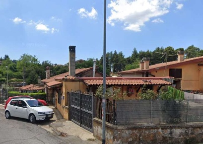 Foto Appartamento in Via di Rocca Priora, Rocca di Papa Centro di 62 m²